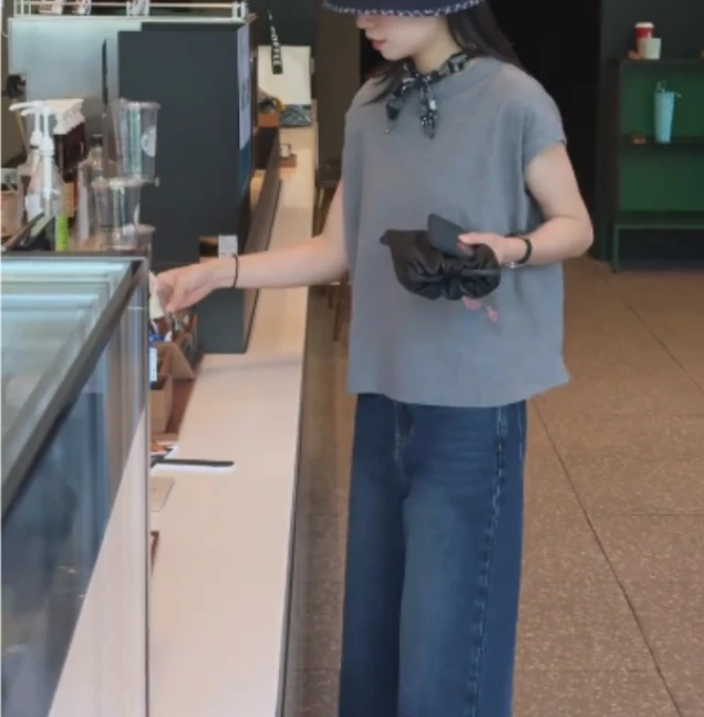 2025夏季时尚潮流百搭精品女装素HHUQ