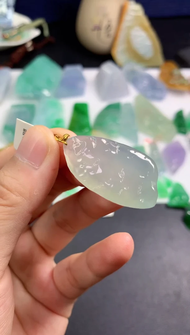 颈饰未镶嵌翡翠