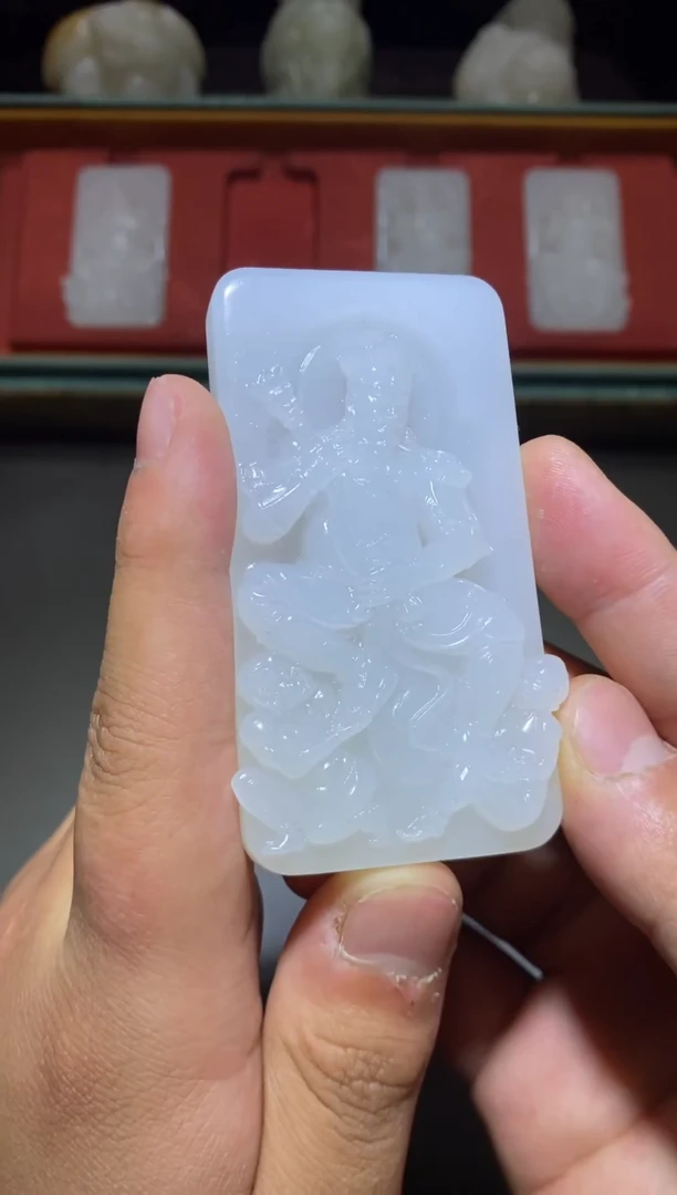 未镶嵌和田玉（糖玉）把件和田玉