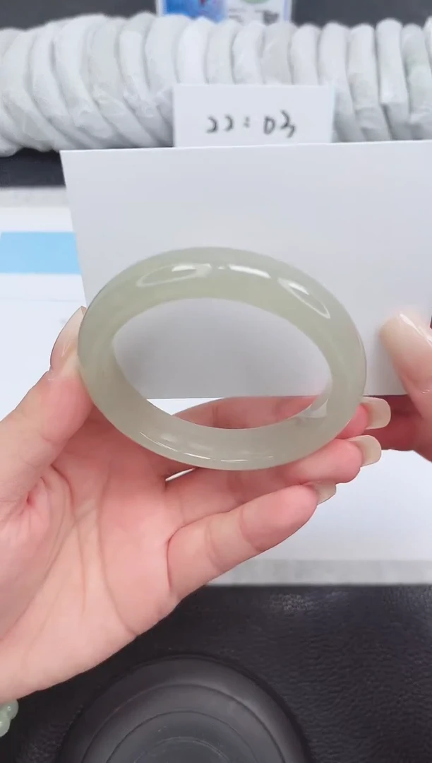 未镶嵌手镯石英质玉26-56.3