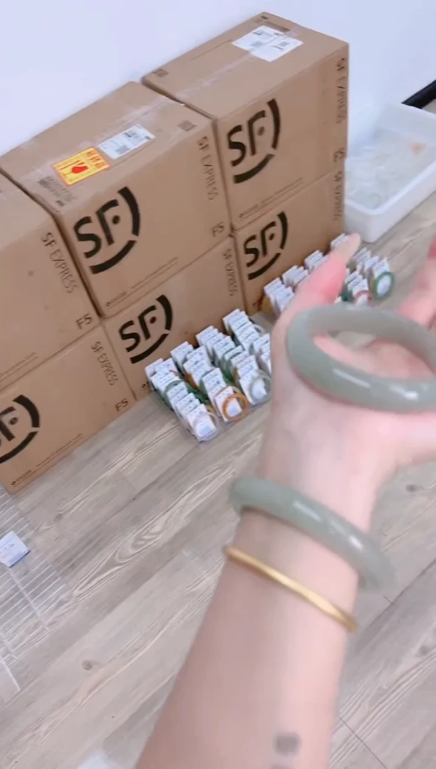 未镶嵌手镯石英质玉99-58D