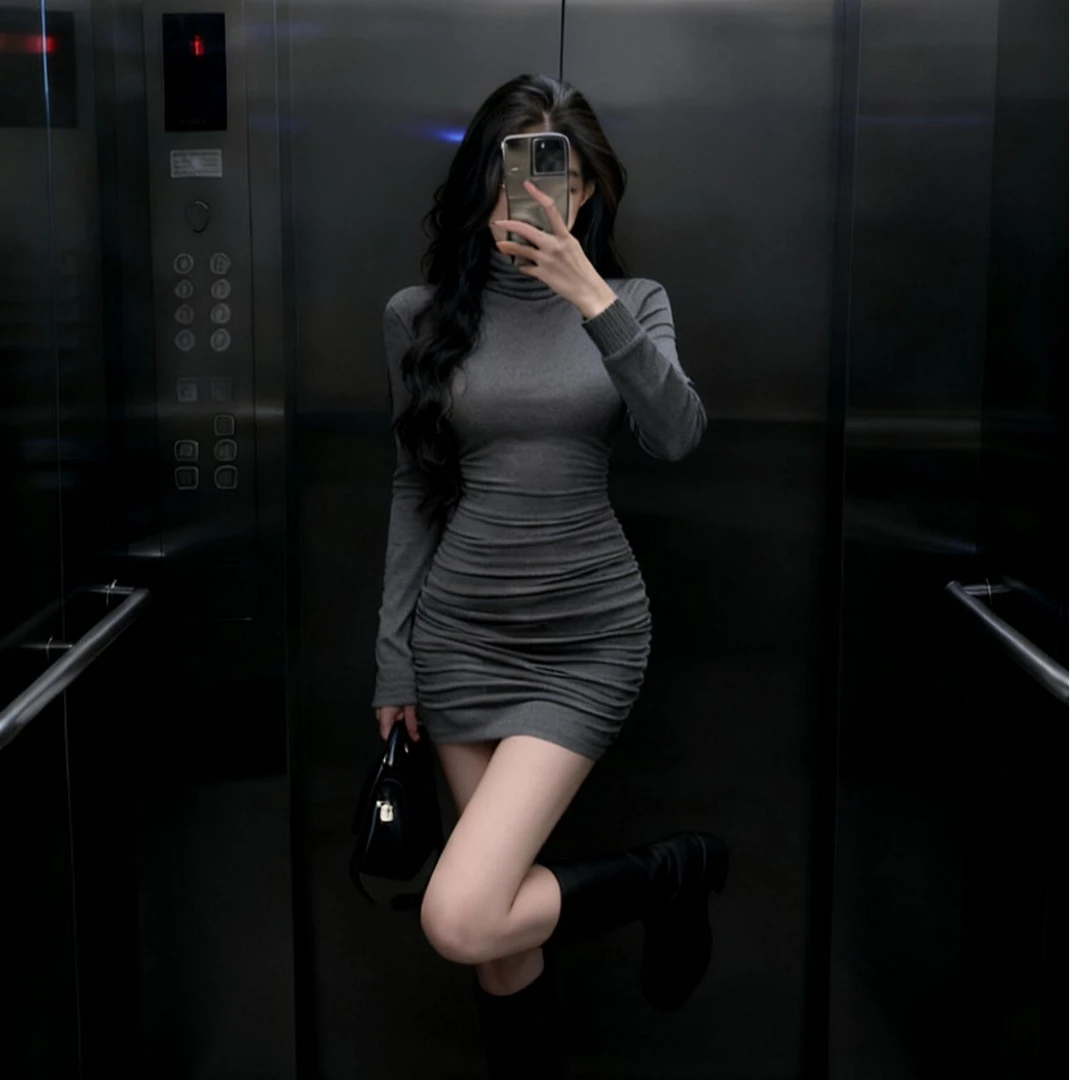 性感辣妹长袖高领连衣裙气质显瘦洋气休闲百搭包臀设计感外穿裙子