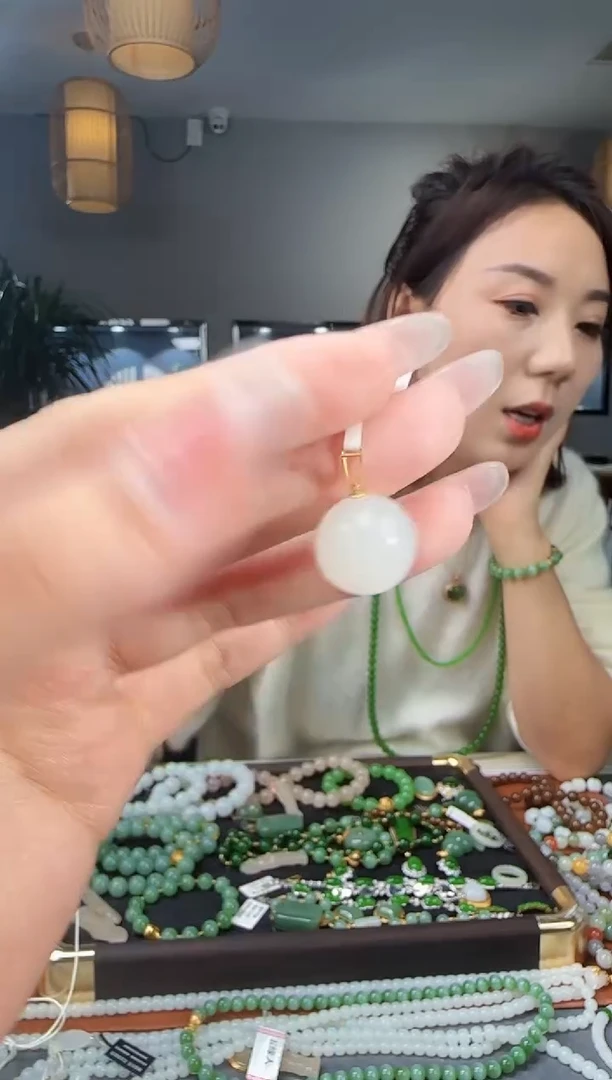 吊坠(不含链)18K金镶嵌和田玉1