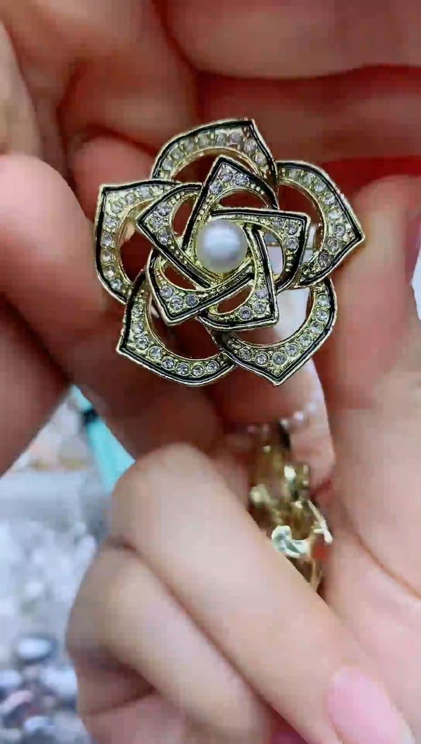 未镶嵌胸饰淡水珍珠胸针多样性发其一