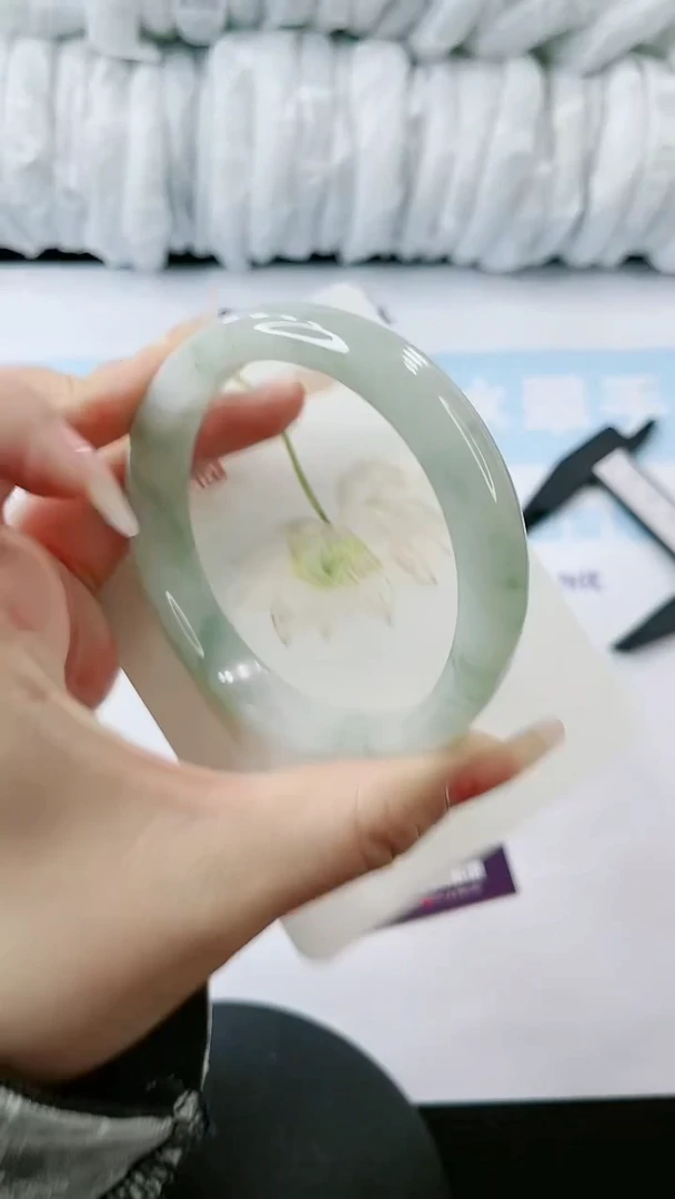 【闪购商品】石英质玉手镯未镶嵌多样性发货P547-63