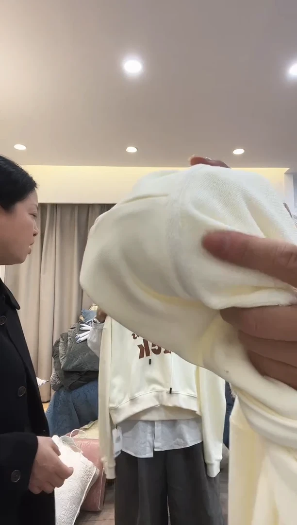 棉棉D17连帽卫衣发一件