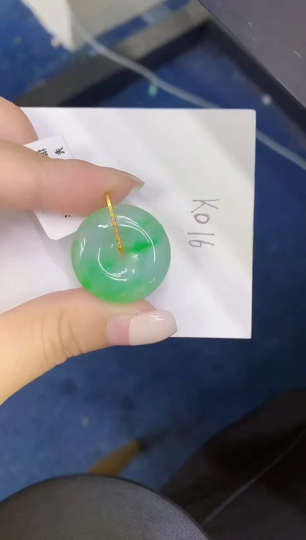 颈饰18K金镶嵌翡翠缅甸天然翡翠A货