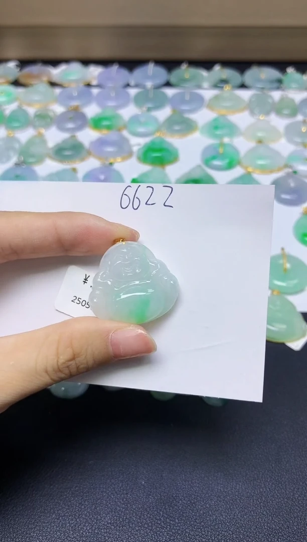 翡翠18K金镶嵌颈饰天然自然緬甸A貨翡翠