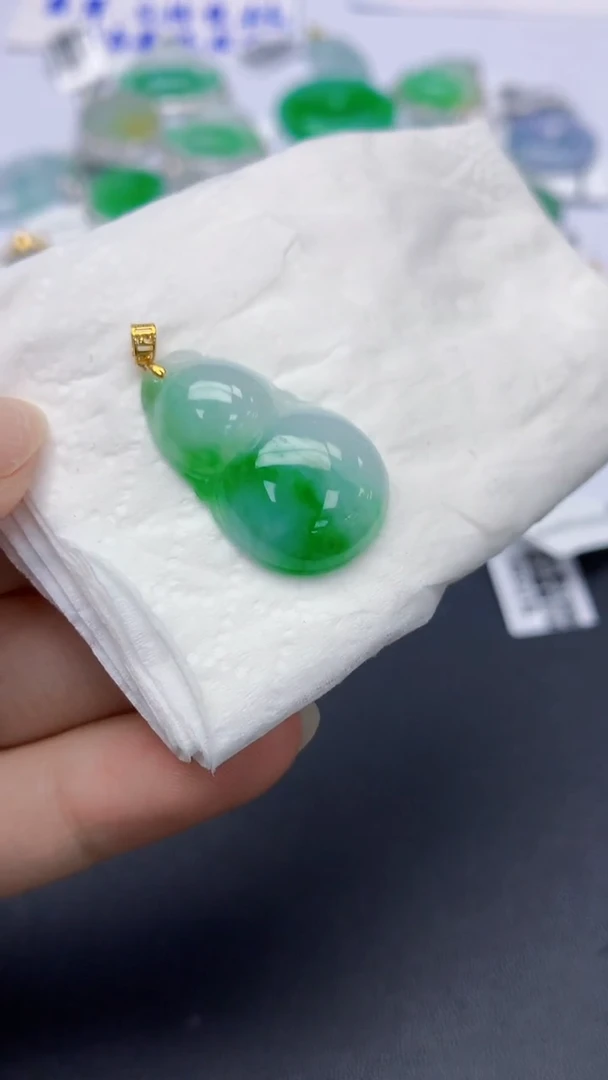 翡翠18K金镶嵌颈饰天然缅甸a货翡翠