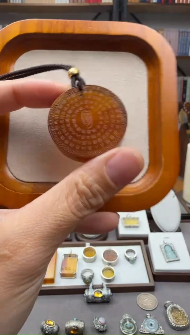 琥珀颈饰未镶嵌金光咒