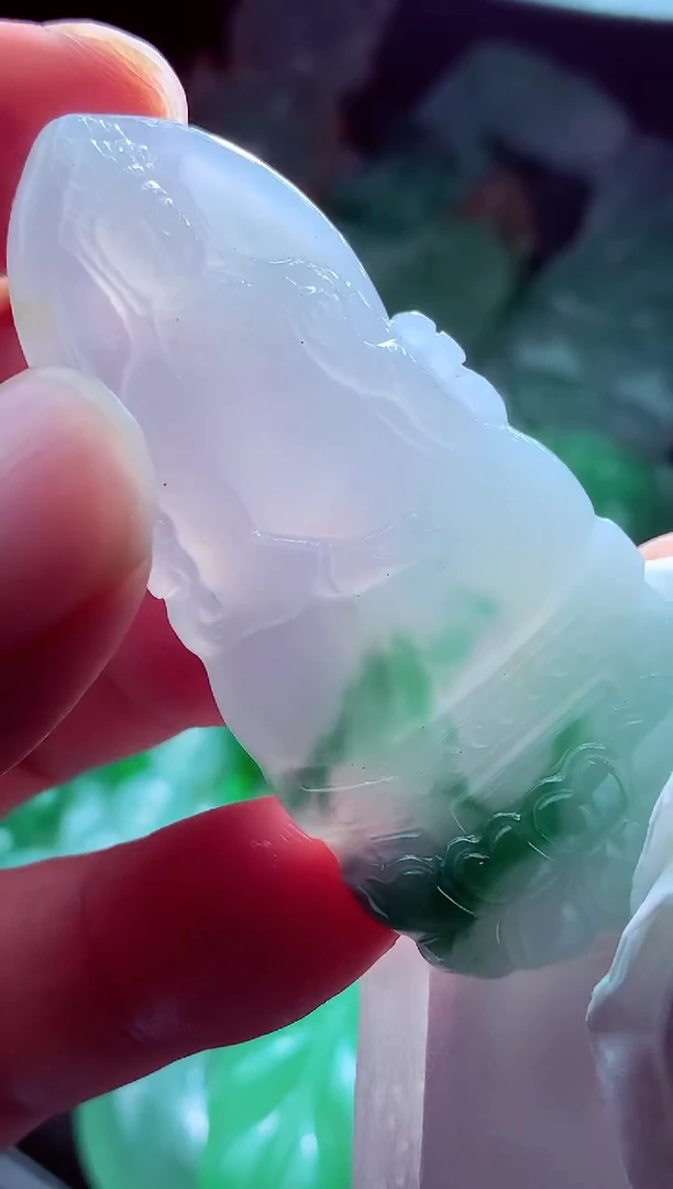 未镶嵌定制翡翠深***?翡翠毛货定制