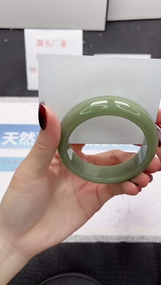 【闪购商品】石英质玉手镯未镶嵌95-56.2