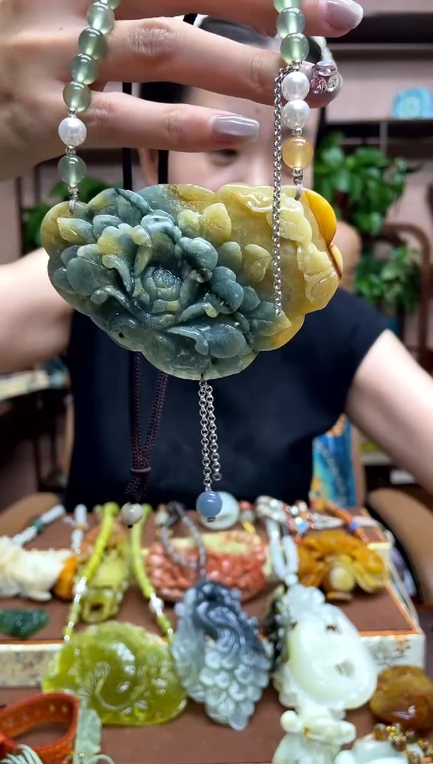 未镶嵌岫玉吊坠·
