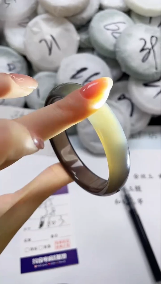 石英质玉手镯未镶嵌D95-60