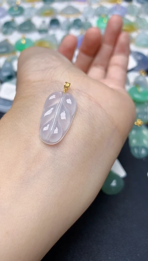 翡翠18K金镶嵌颈饰天然缅甸A货翡翠