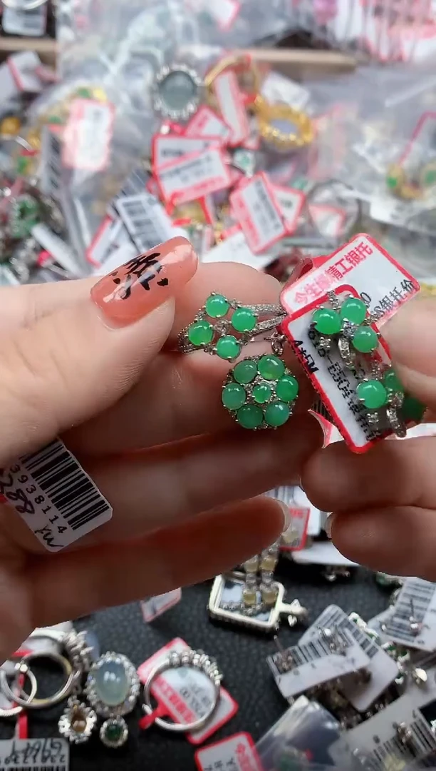 银S925镶嵌戒指翡翠天然A货缅甸翡翠