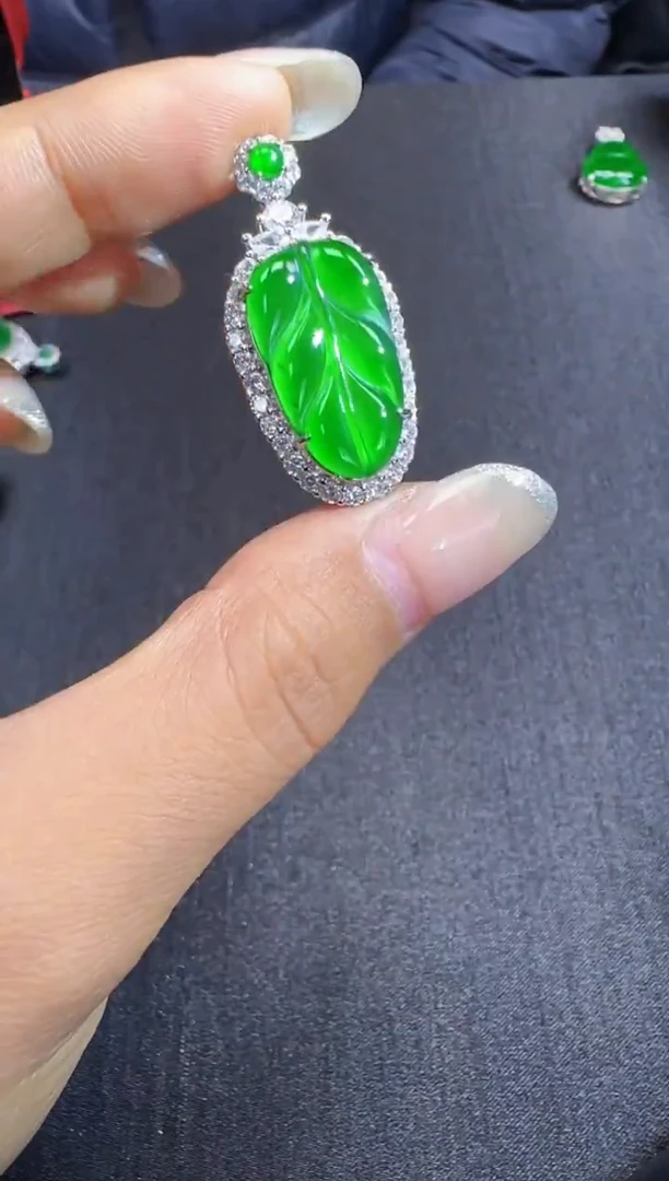 未镶嵌定制翡翠翡翠吊坠163