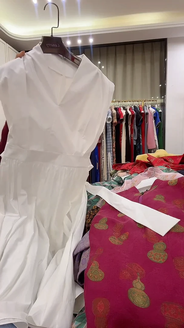 纯白色连衣裙XL码