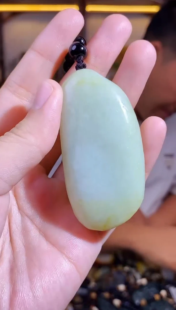和田玉未镶嵌颈饰1