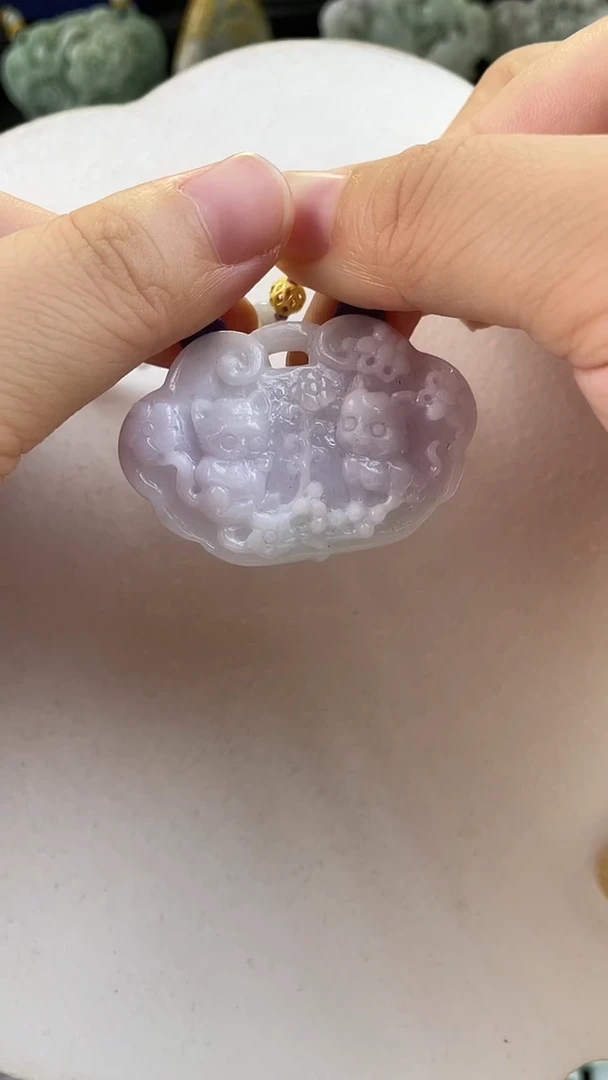 翡翠未镶嵌颈饰1320赠链,部分宝贝微瑕主播介绍为准