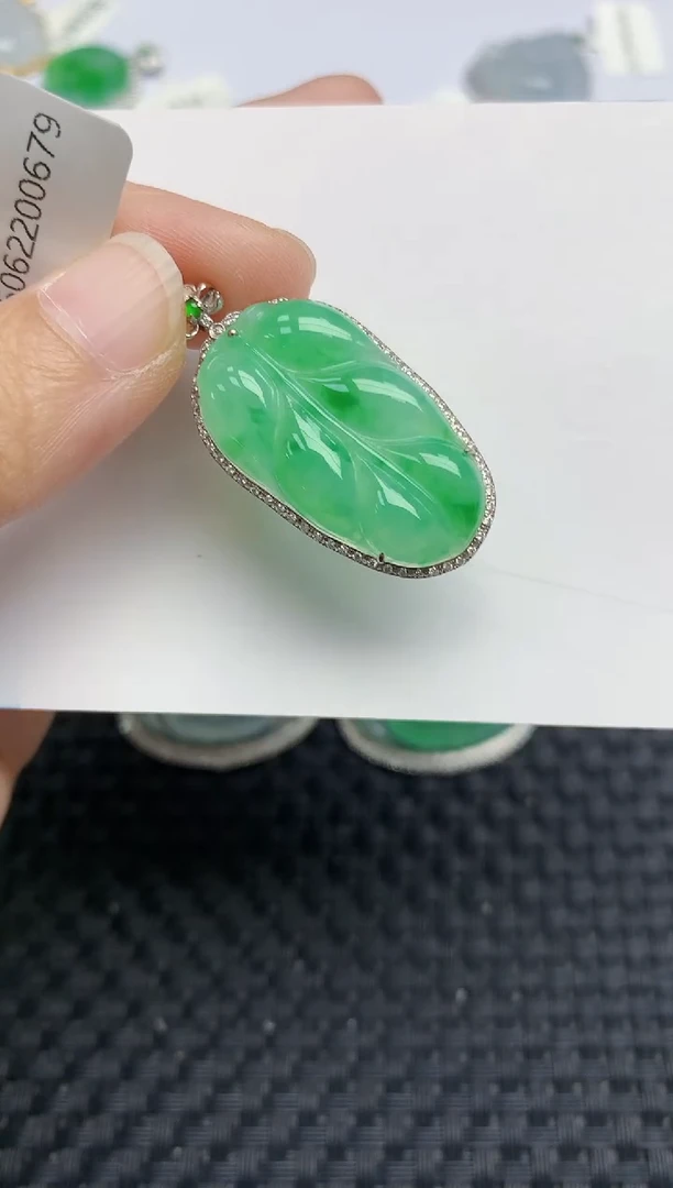 翡翠18K金镶嵌颈饰天然缅甸A货翡翠百元以上9元证书费自理