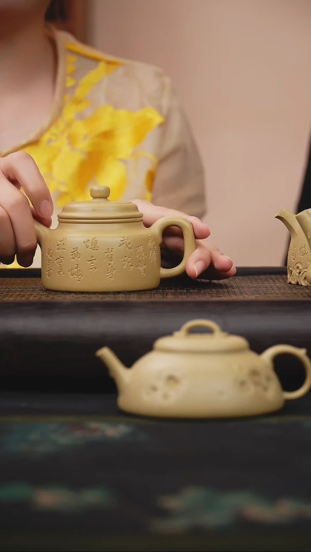 茶壶紫砂梨皮本山绿 德钟 张继彪 （太湖石系列）