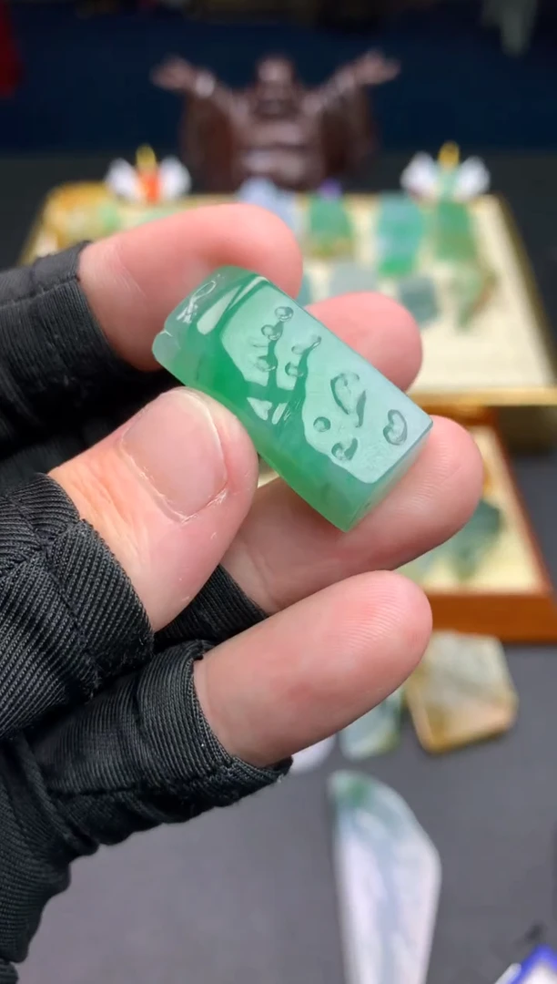 定制翡翠未镶嵌天然翡翠 裸石（包工）