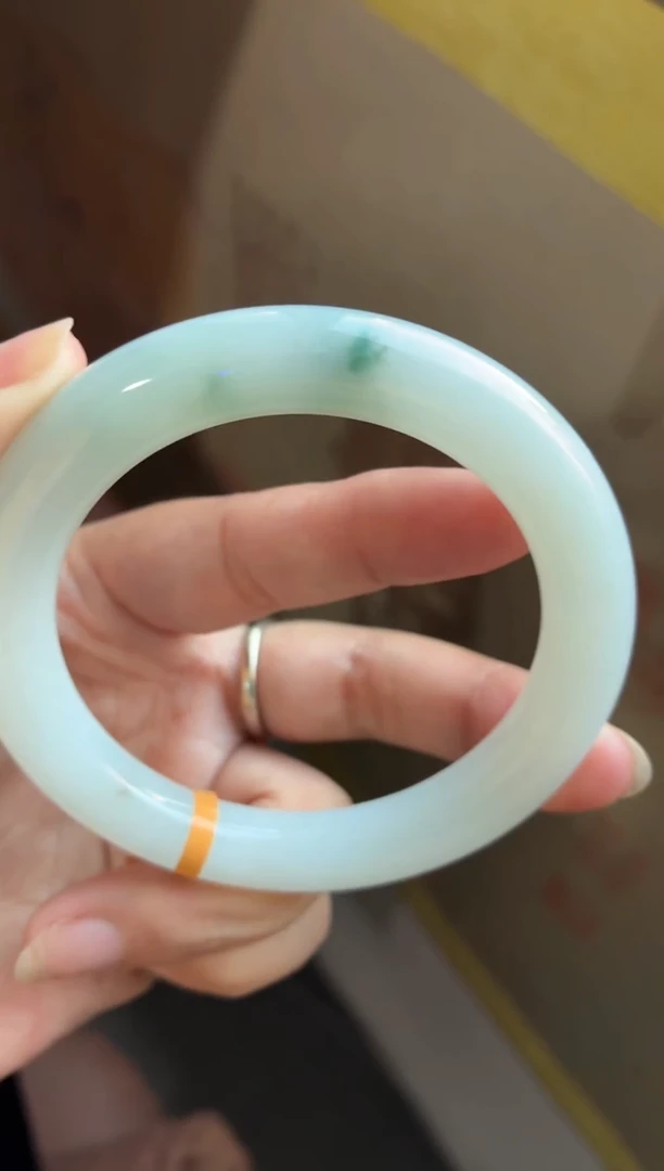 未镶嵌手镯翡翠（十星强推）细糯胶白底飘花圆条27号