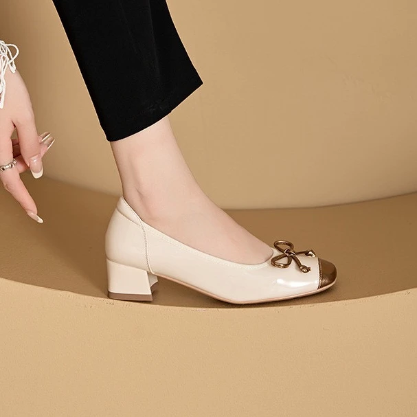 粗跟牛皮单鞋55436162米色