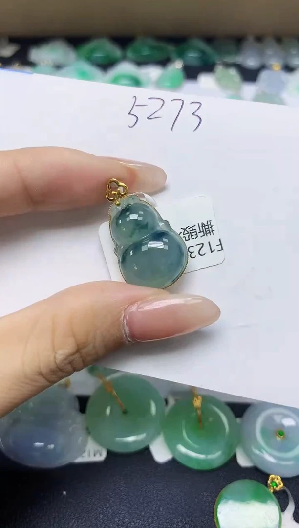 翡翠18K金镶嵌颈饰天然缅甸翡翠A货
