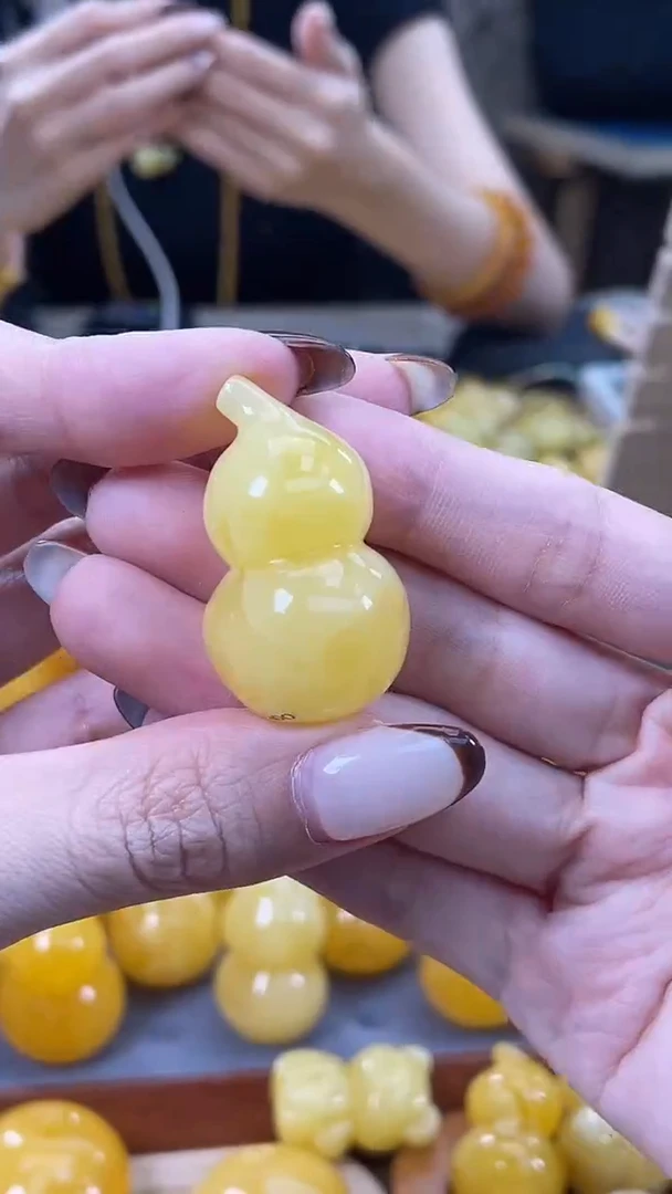 裸石琥珀未镶嵌J64
