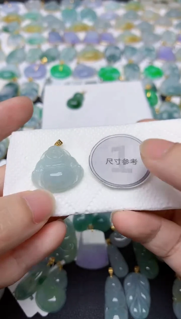 翡翠18K金镶嵌颈饰天然缅甸A货翡翠