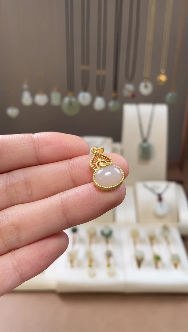 颈饰银S925镶嵌和田玉和田玉吊坠