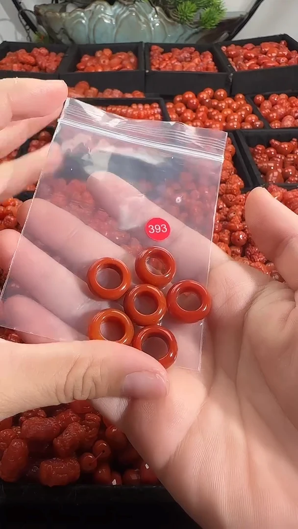 颈饰未镶嵌南红玛瑙韫****器1