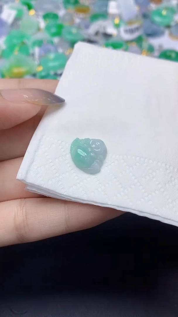 翡翠未镶嵌颈饰天然缅甸a货翡翠