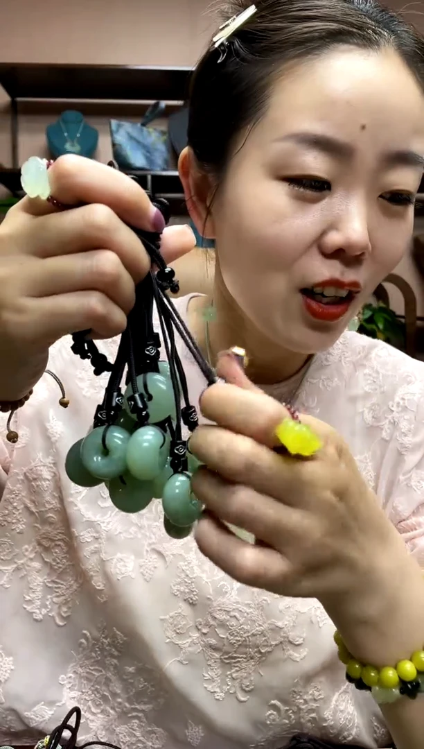 岫玉未镶嵌吊坠多样性发货其中发一