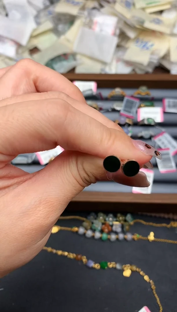 18K金镶嵌挂件翡翠—