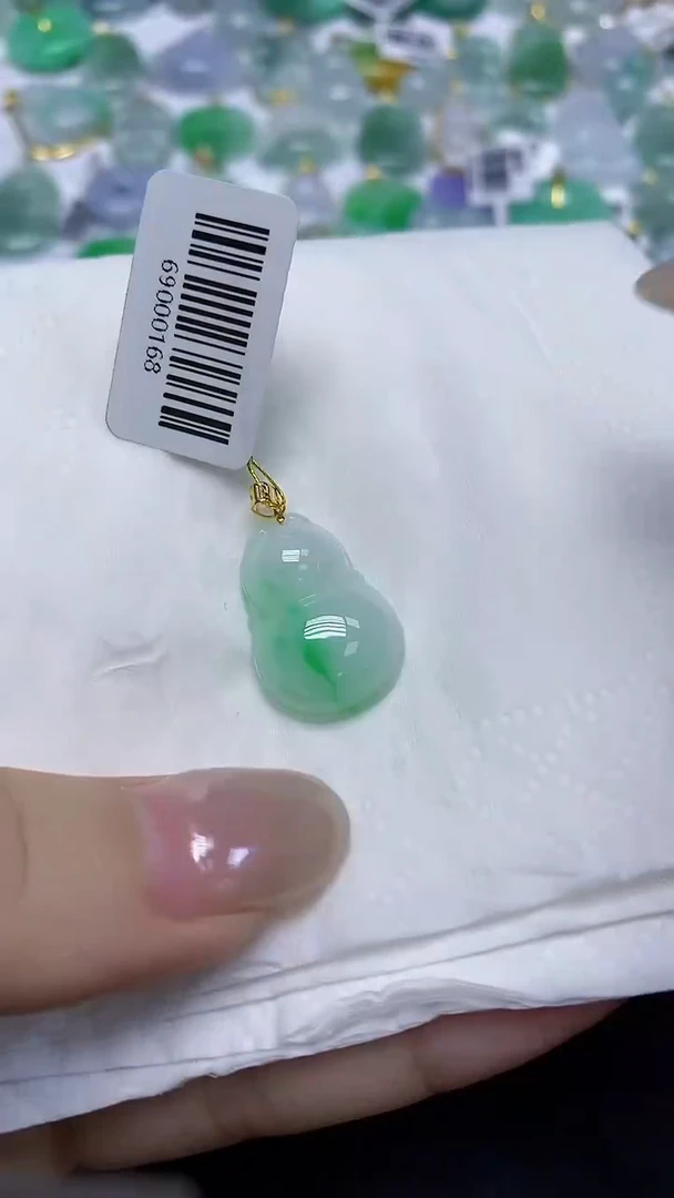 翡翠18K金镶嵌颈饰天然缅甸翡翠A货