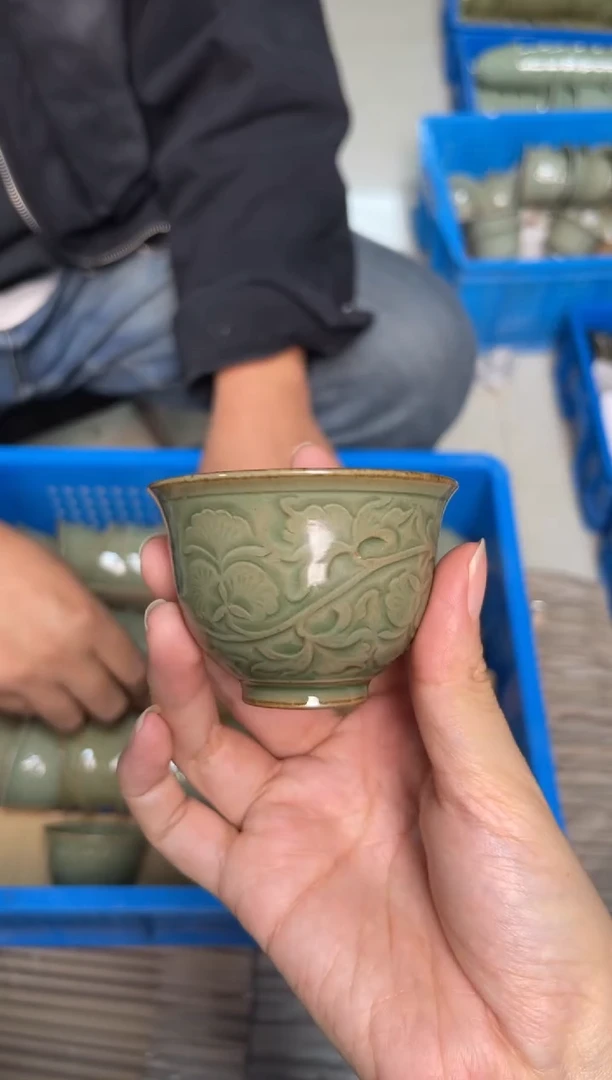 陶瓷手工秘色牡丹纹  铃铛杯