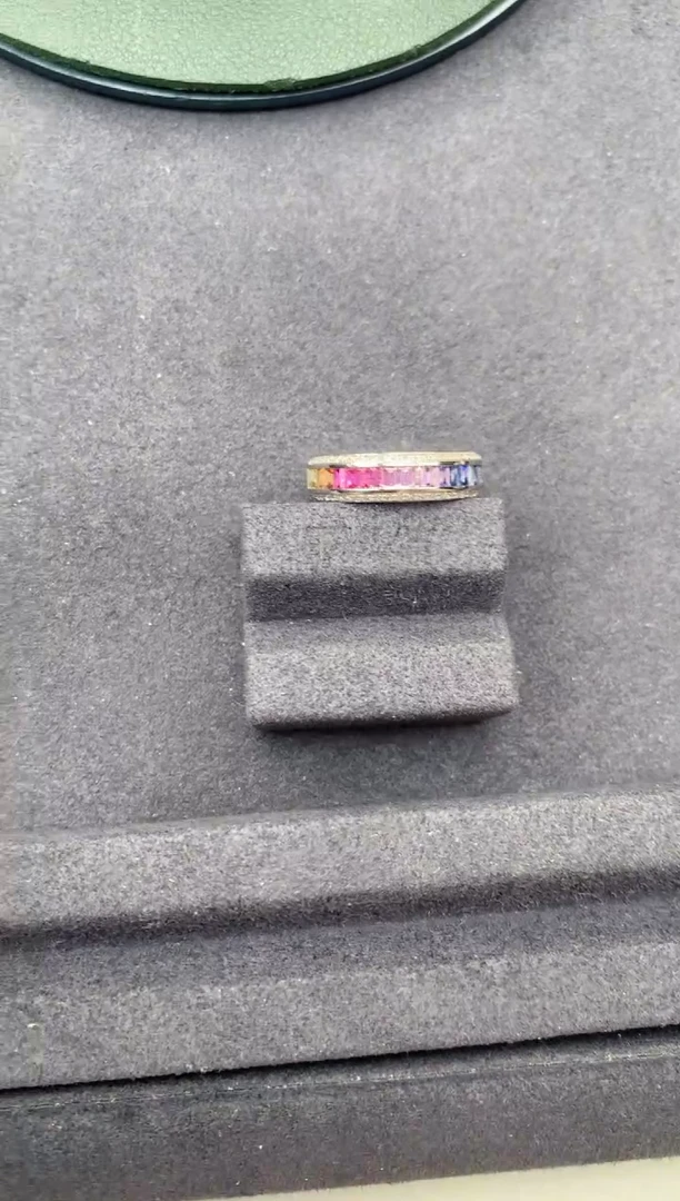 戒指彩色蓝宝石18K金镶嵌0.84ct彩蓝宝 FE 定制