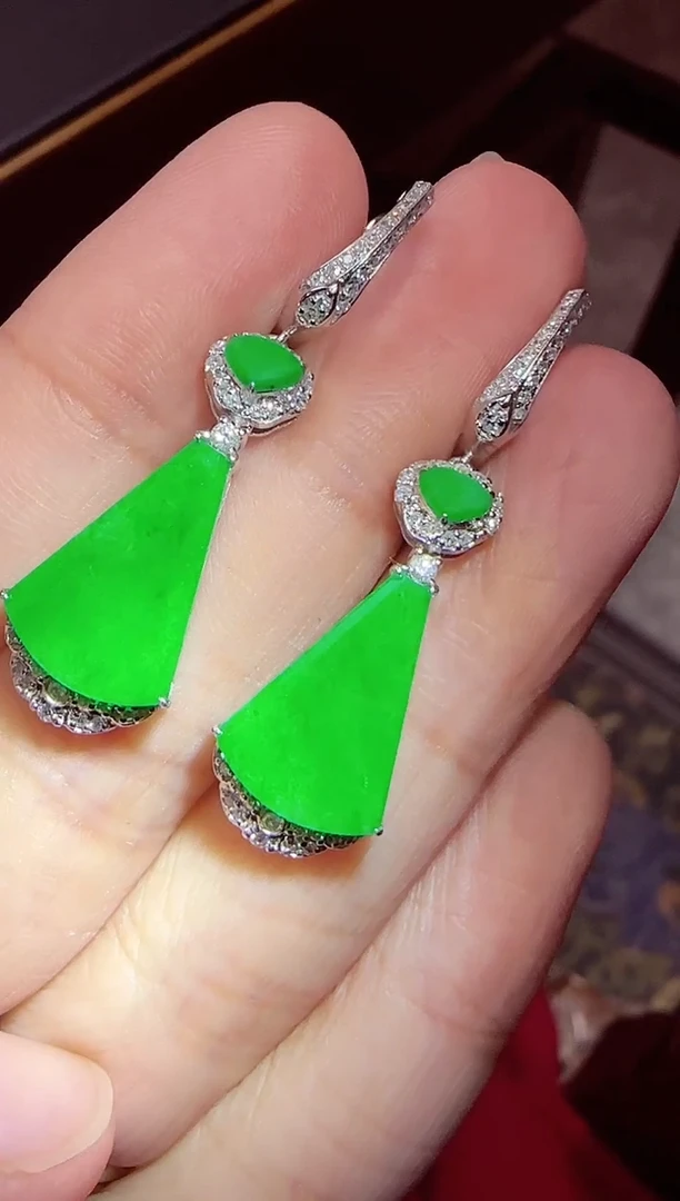 【闪购商品】翡翠耳饰18K金镶嵌无事牌