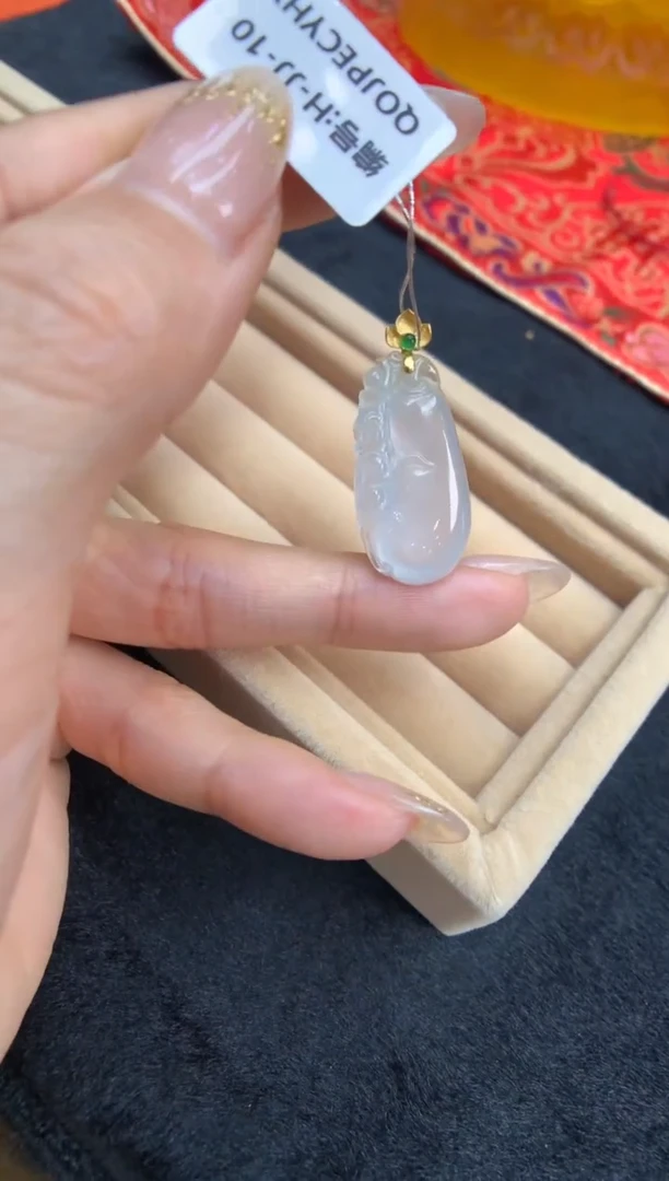 【闪购商品】翡翠颈饰18K金镶嵌花件吊坠
