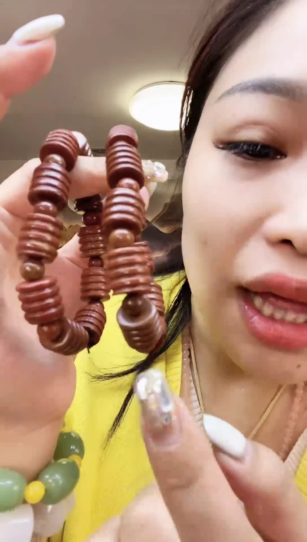 颈饰未镶嵌透闪石质玉多样性随机发一