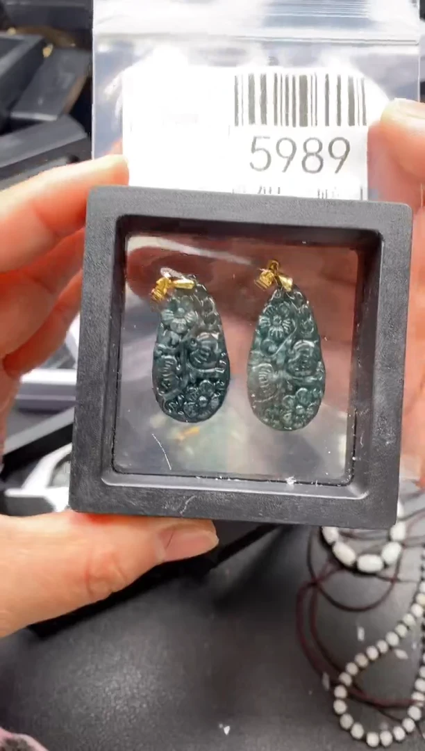 翡翠未镶嵌吊坠(不含链)5989