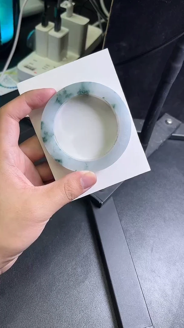 未镶嵌手镯定制翡翠用**光定制