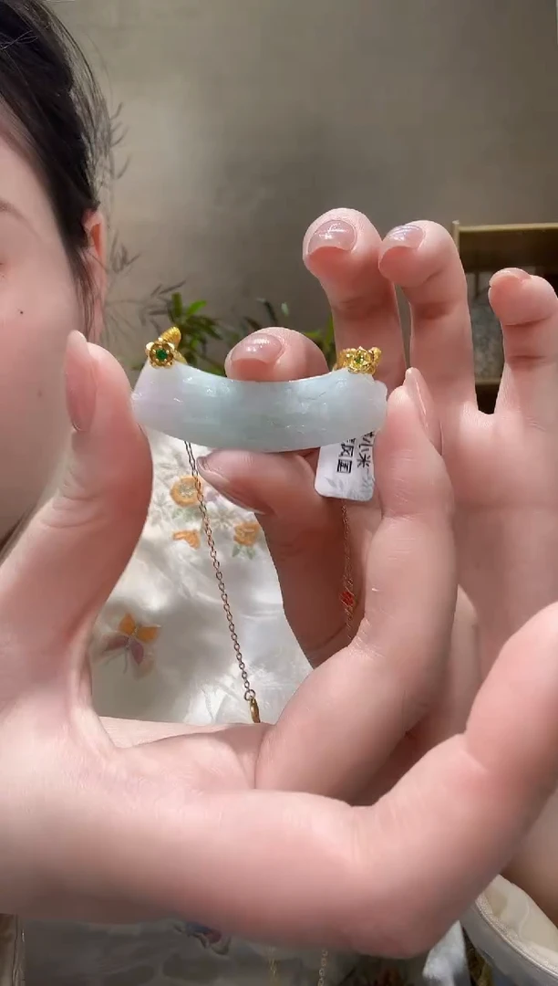 【闪购商品】翡翠颈饰未镶嵌吊坠