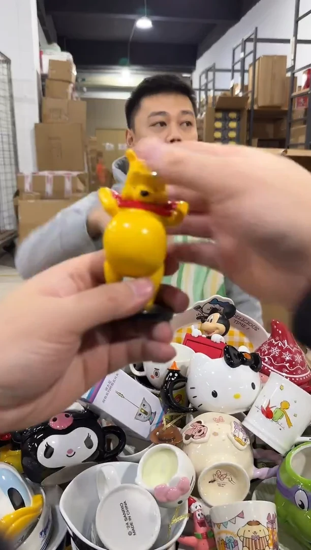 瓷片大肚子维尼小摆件