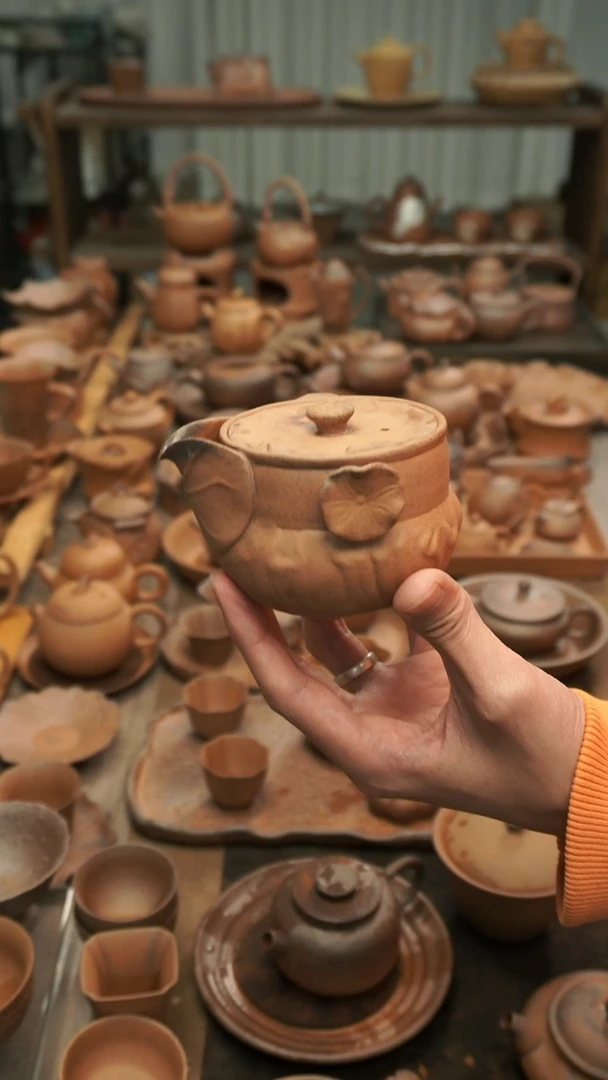 原矿老岩泥精工   莲韵手抓宝瓶200ml