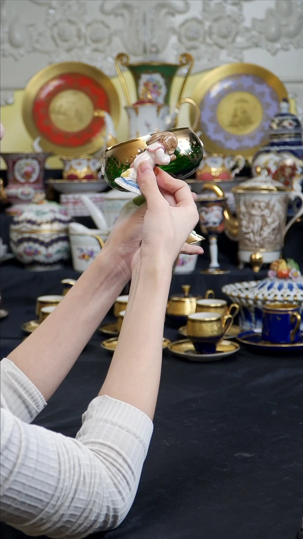 骨瓷婷婷中古器物如图所示95