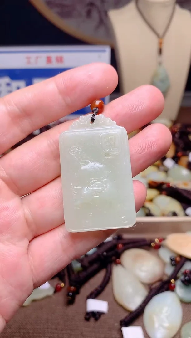 和田玉未镶嵌颈饰1